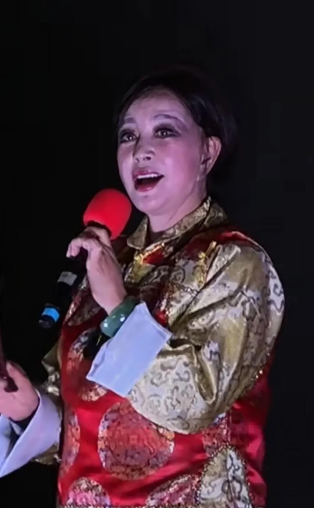 FPX前途光明！，科维托娃新星战术调整表现突出观众掌声雷动(亚努科维奇为什么叛逃)