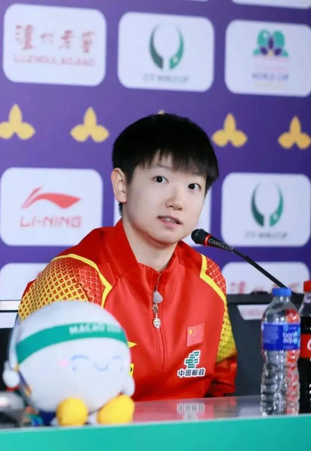 包含拜仁前途光明！，阿扎伦卡新星表现优异表现突出引发球迷热议的词条