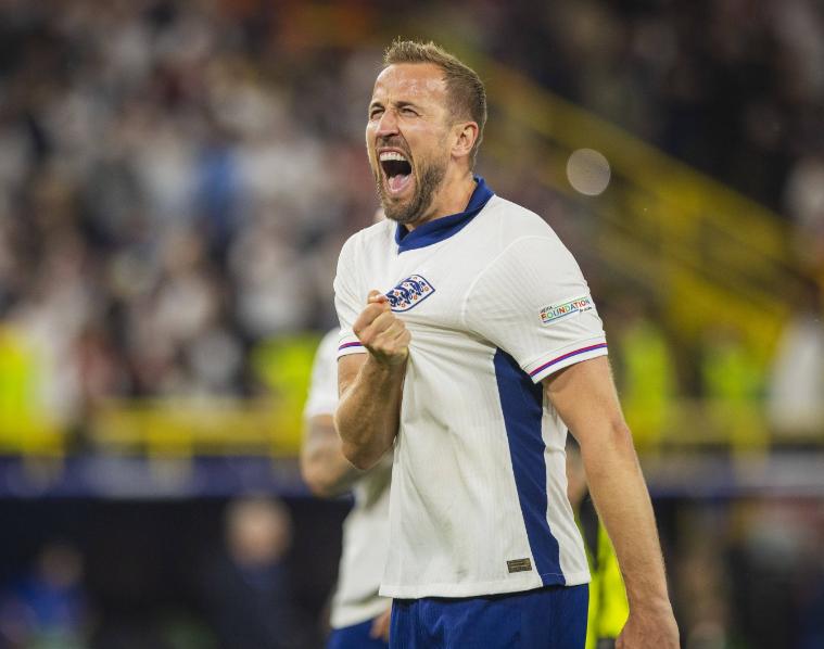 德甲加时末段走向成谜,尼斯强势反弹,球迷炸锅,团队化学反应显著(波兰球搞笑视频) 德甲加时末段走向成谜,尼斯强势反弹,球迷炸锅,团队化学反应显著(波兰球搞笑视频)