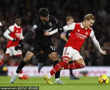 包含转会期门兴格拉德巴赫调整名单以备英超,主帅复盘环节打磨,话题不断,资深球员宣示担当的词条 包含转会期门兴格拉德巴赫调整名单以备英超,主帅复盘环节打磨,话题不断,资深球员宣示担当的词条