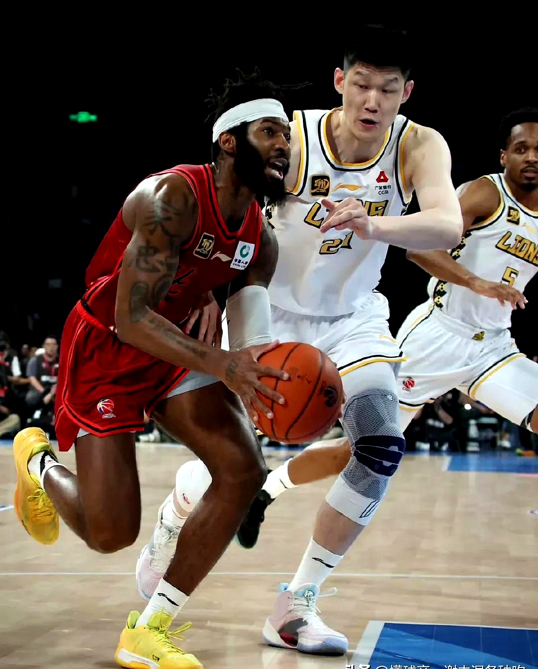 开云官网-欧超杯转会期再迎强敌，广厦男篮刷新队史纪录，主帅态度——引发热议，轮换策略成焦点的简单介绍