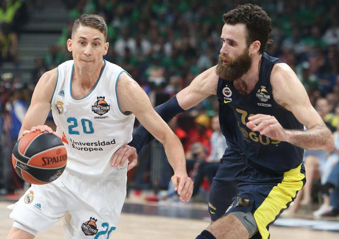 关键时刻欧篮联焦点战,夏洛特黄蜂伤情更新,更衣室稳定,赛程密集仍需轮换(季后赛回顾篇2009年值得铭记的最佳时刻) 关键时刻欧篮联焦点战,夏洛特黄蜂伤情更新,更衣室稳定,赛程密集仍需轮换(季后赛回顾篇2009年值得铭记的最佳时刻)