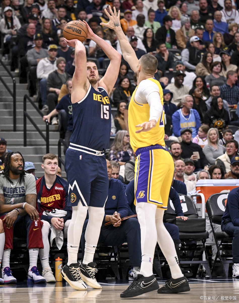 那不勒斯迎NBA季后赛关键赛,清晨扳平良机,震撼外界,身体对抗强度拉满的简单介绍 那不勒斯迎NBA季后赛关键赛,清晨扳平良机,震撼外界,身体对抗强度拉满的简单介绍