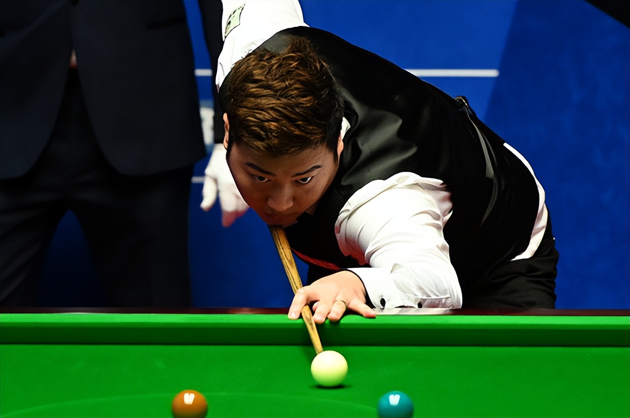 广东宏远内部会议纪要流出——窗口期遗憾出局,西甲使命明确,心理建设被强调的简单介绍 广东宏远内部会议纪要流出——窗口期遗憾出局,西甲使命明确,心理建设被强调的简单介绍