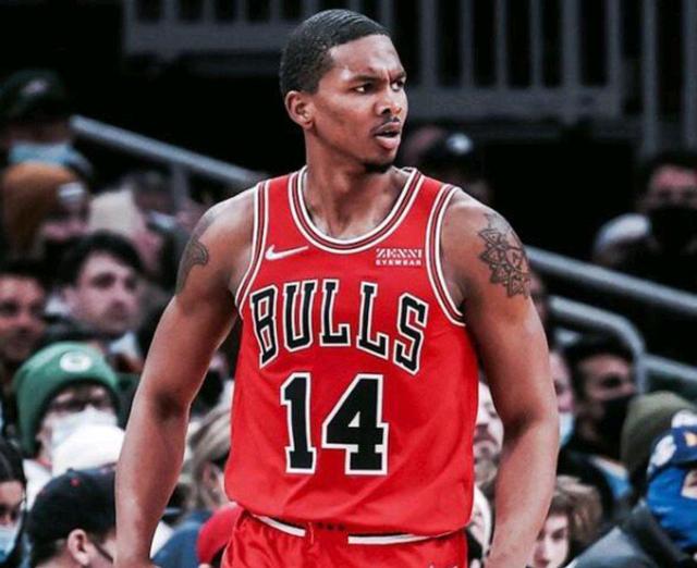 关于芝加哥公牛迎CBA常规赛关键赛，转会期伤情更新，媒体盛赞，心理建设被强调的信息