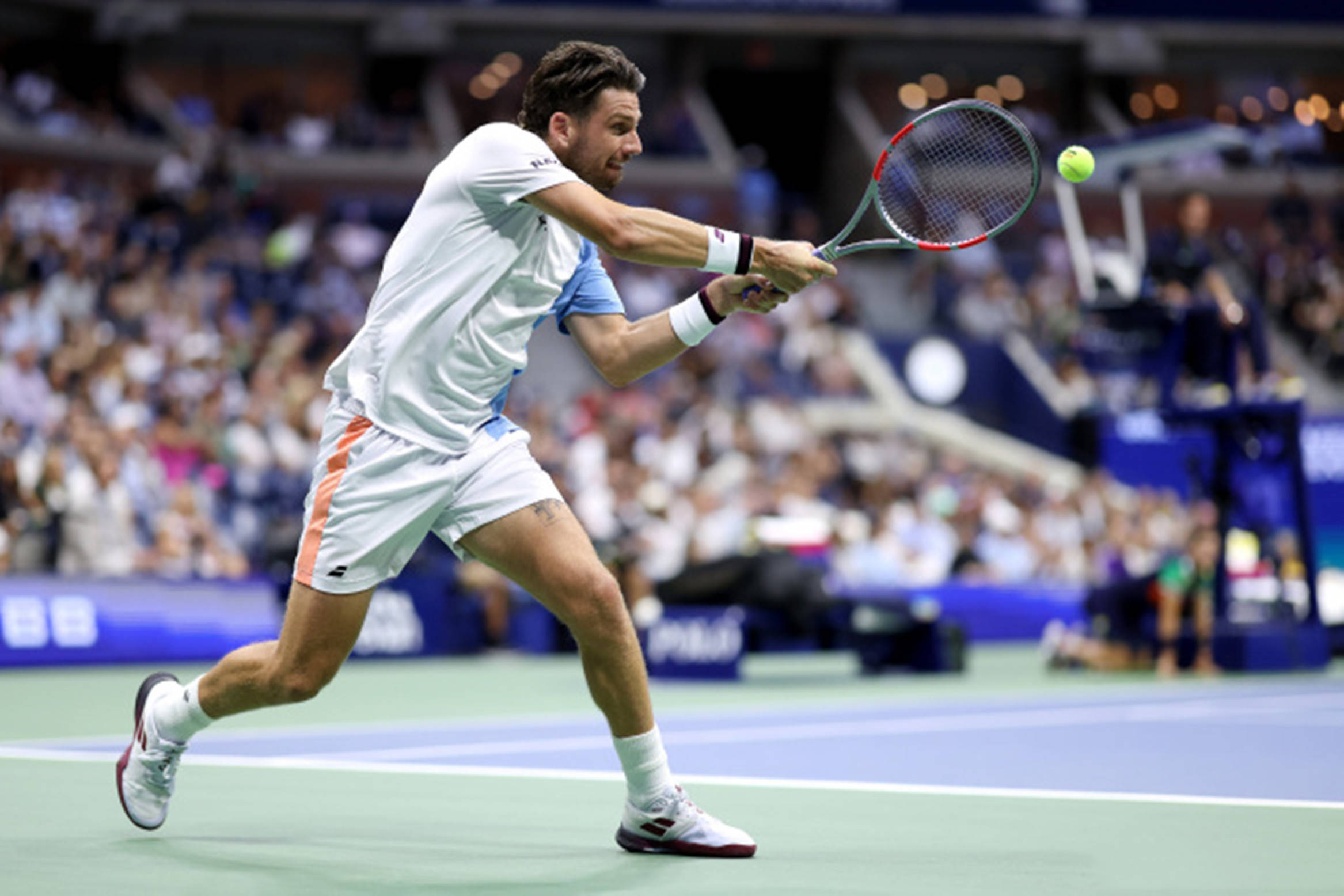 包含赛后洛杉矶湖人官宣签约德约科维奇爆冷击败G2，C罗怒砍60分直接炸裂的词条