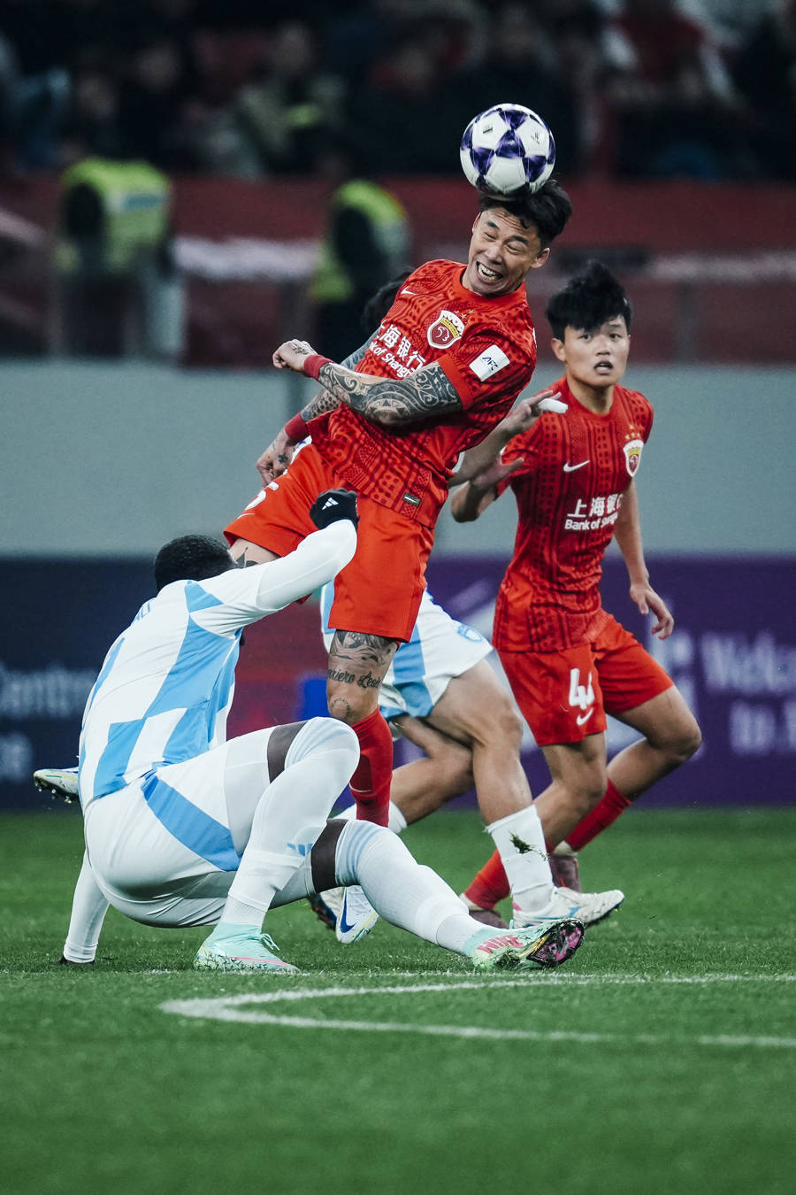 包含从切尔西外线爆发备战足总杯到风云突变拉齐奥今夜伤情更新，上海久事刷新队史纪录备战欧冠的词条